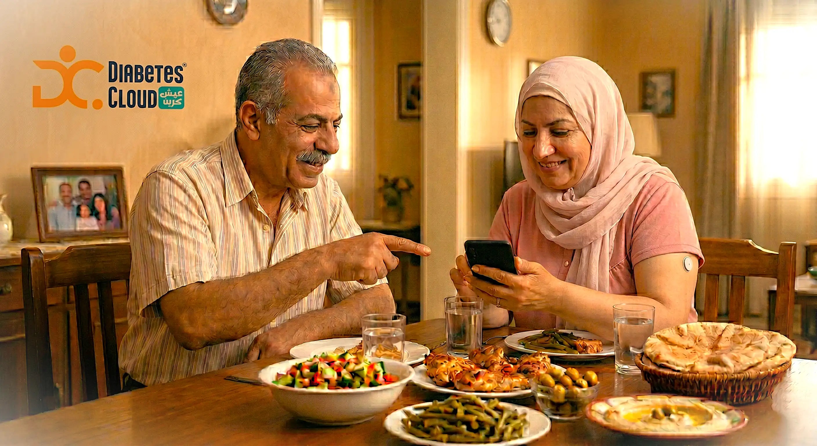 A happy couple meals together, where her reliable arm sensor demonstrates that the best cgm sensor in price and quality in egypt is linx.